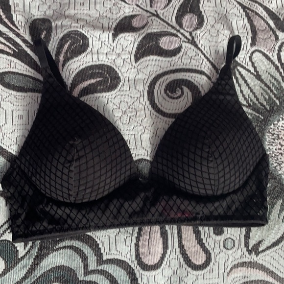Black velvet bra nwot - Picture 2 of 5